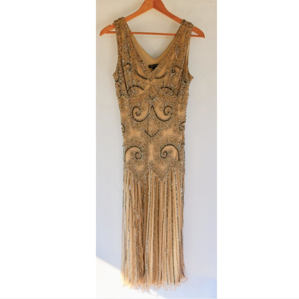 Adrianna Papell Women's Beaded V-Neck Gown